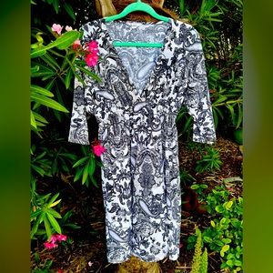 5th LOVE Black/White Paisley Spring Summer Dress, Deep V Neck, SZ XL, SLIMMING!